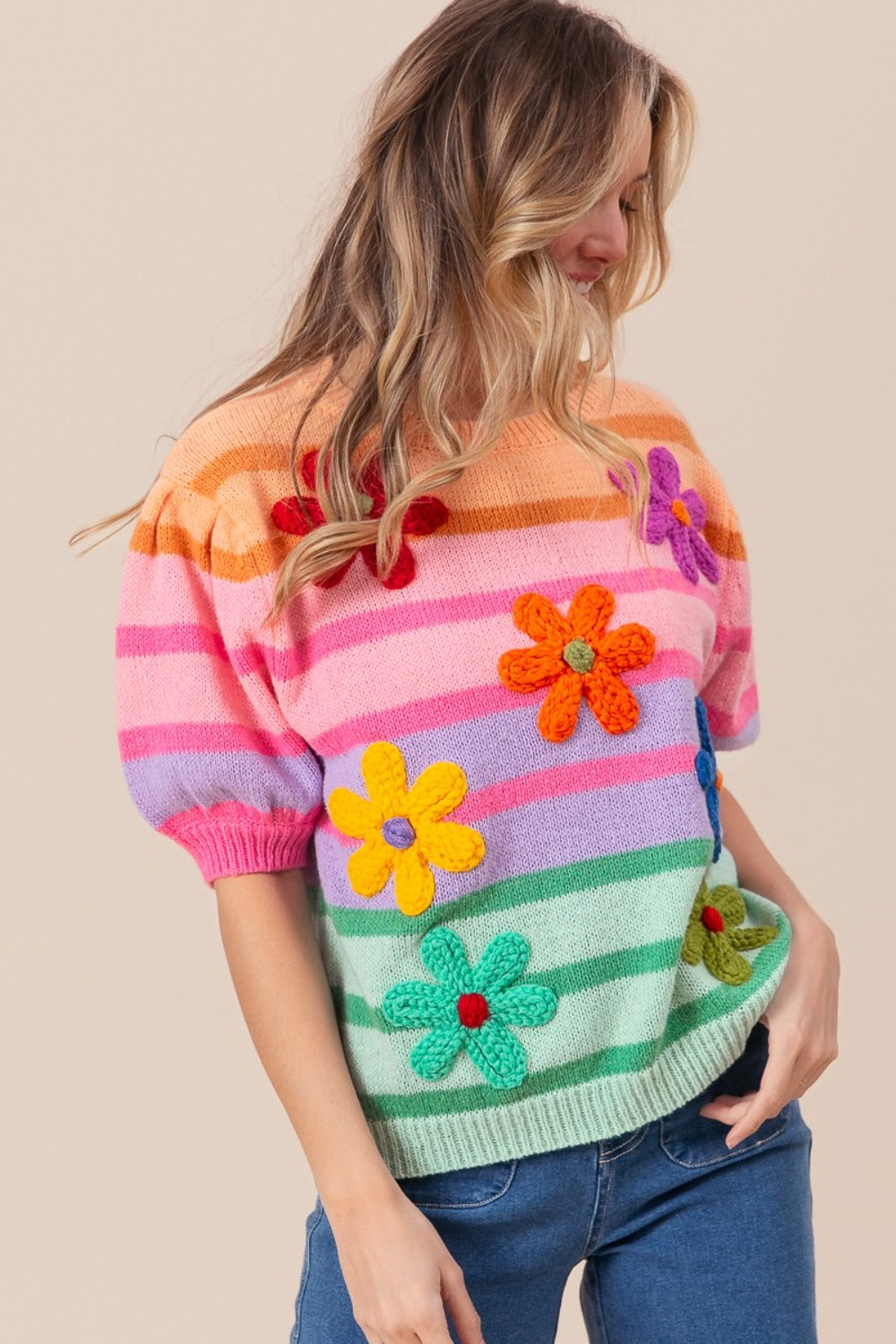 NORA | Sweater met gestreepte mouwen en bloemmotief