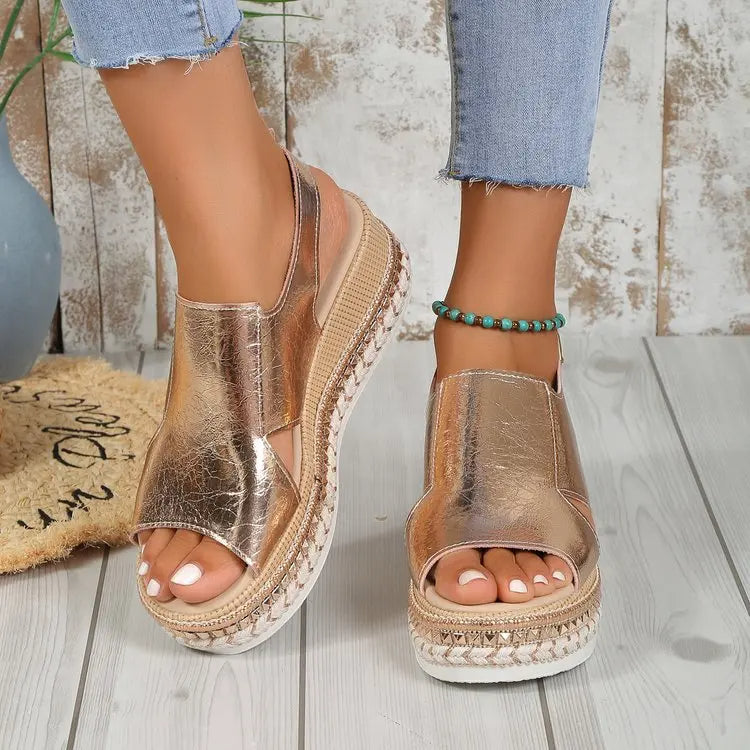 FREYA | Gouden geplooide dikke zool dames sandalen