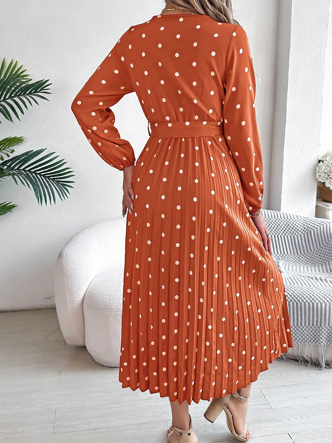 PERLA | Gestrikte polka dot midi-jurk met lange mouwen