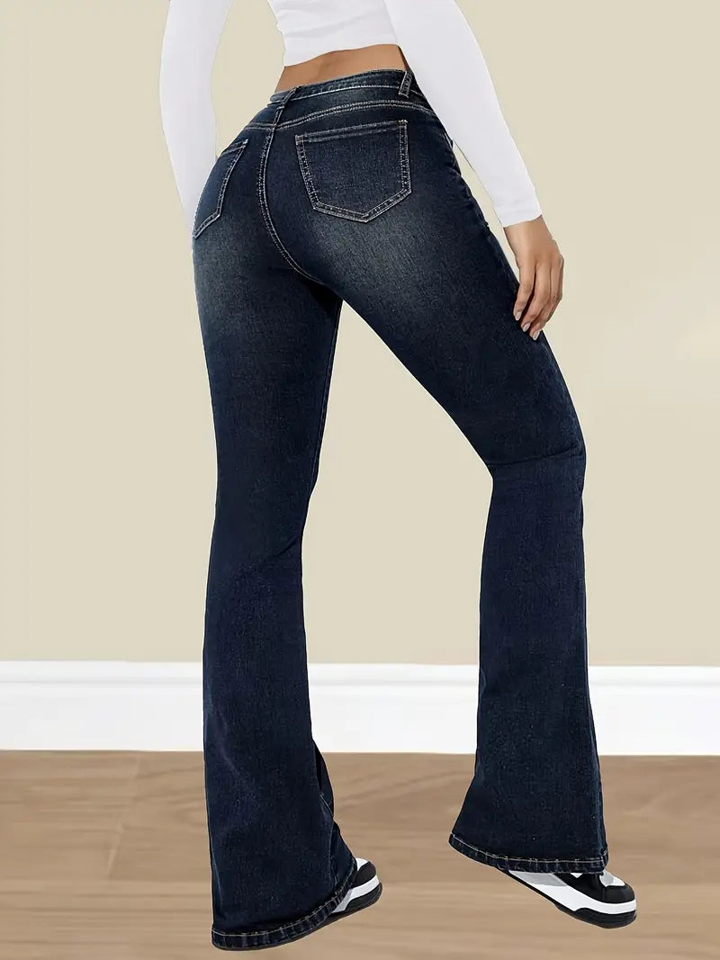 Nancy - Casual Slim-Fit Flare Jeans