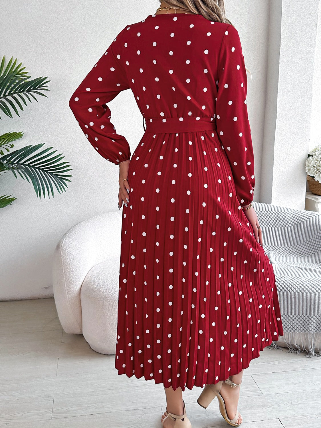 PERLA | Gestrikte polka dot midi-jurk met lange mouwen